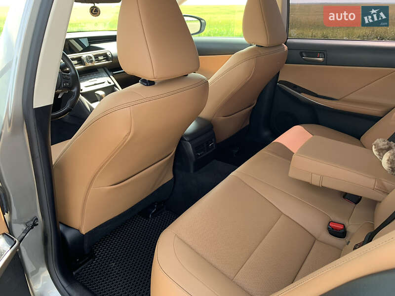 Седан Lexus IS 2018 в Одесі фото 15 Седан Lexus IS 2018 в Одесі