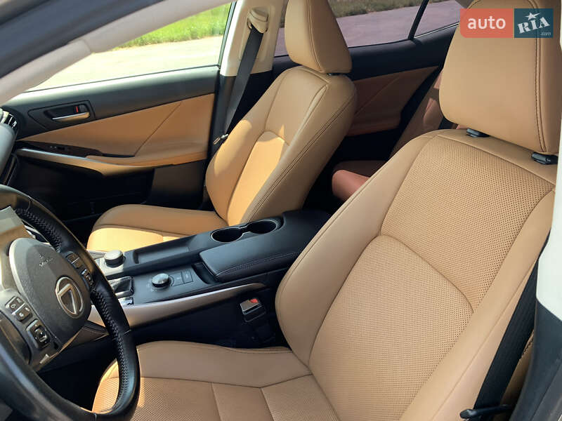Седан Lexus IS 2018 в Одесі фото 16 Седан Lexus IS 2018 в Одесі