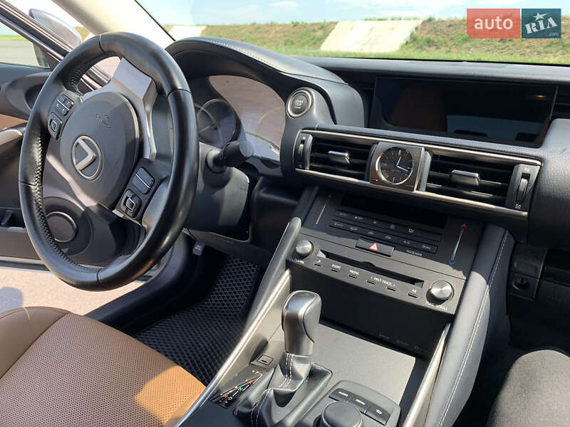 Седан Lexus IS 2018 в Одесі фото 21 Седан Lexus IS 2018 в Одесі