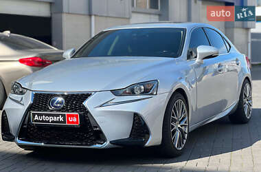 Lexus IS  2017