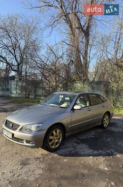 Lexus IS  2003