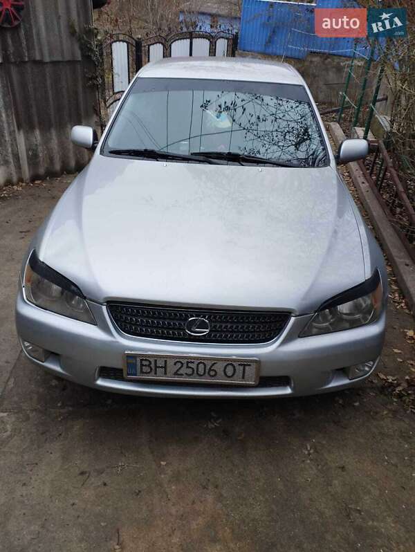 Lexus IS 2002