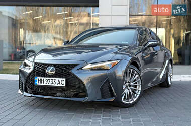 Lexus IS  2023
