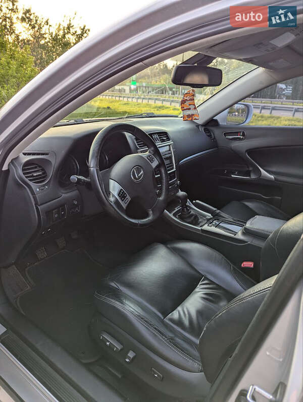 Седан Lexus IS 2011 в Києві