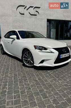 Lexus IS  2016
