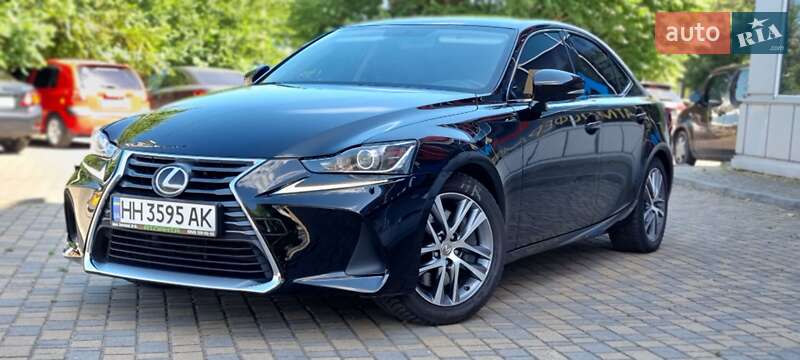 Lexus IS