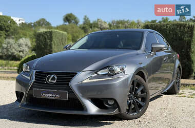 Lexus IS  2016