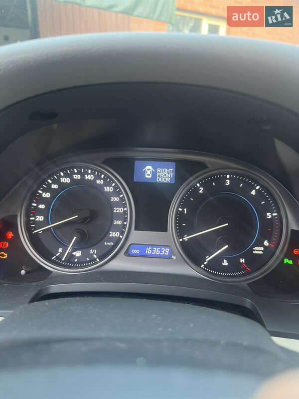 Седан Lexus IS 2010 в Александрие