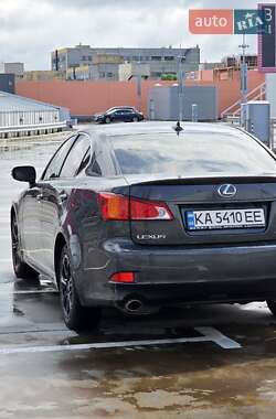 Lexus IS  2010