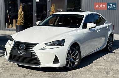 Lexus IS  2017
