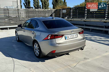 Lexus IS  2014