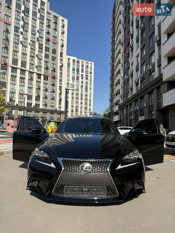 Седан Lexus IS 2016 в Киеве фото 4 Седан Lexus IS 2016 в Киеве