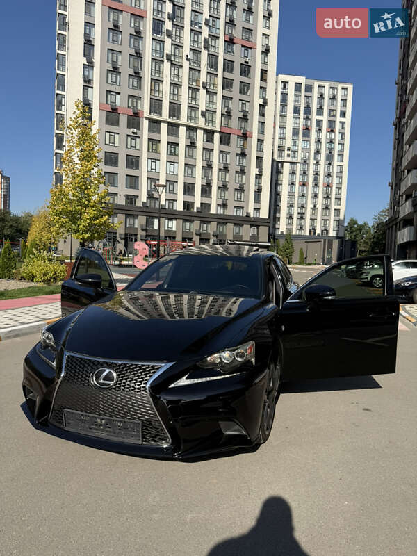 Седан Lexus IS 2016 в Киеве фото 5 Седан Lexus IS 2016 в Киеве