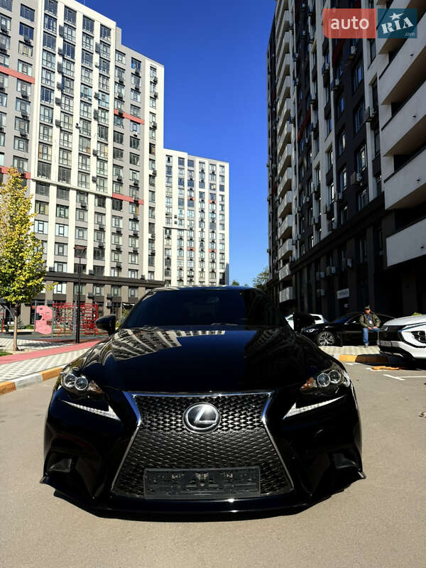 Седан Lexus IS 2016 в Киеве фото 7 Седан Lexus IS 2016 в Киеве