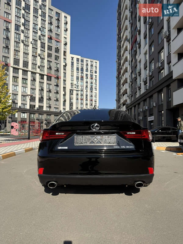 Седан Lexus IS 2016 в Киеве фото 8 Седан Lexus IS 2016 в Киеве