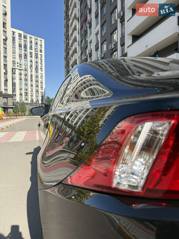 Седан Lexus IS 2016 в Киеве фото 12 Седан Lexus IS 2016 в Киеве