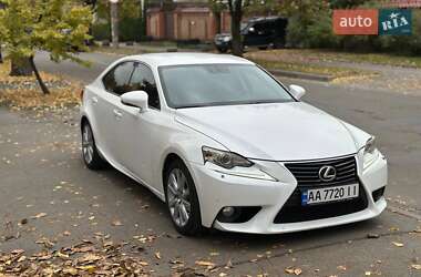 Lexus IS  2013