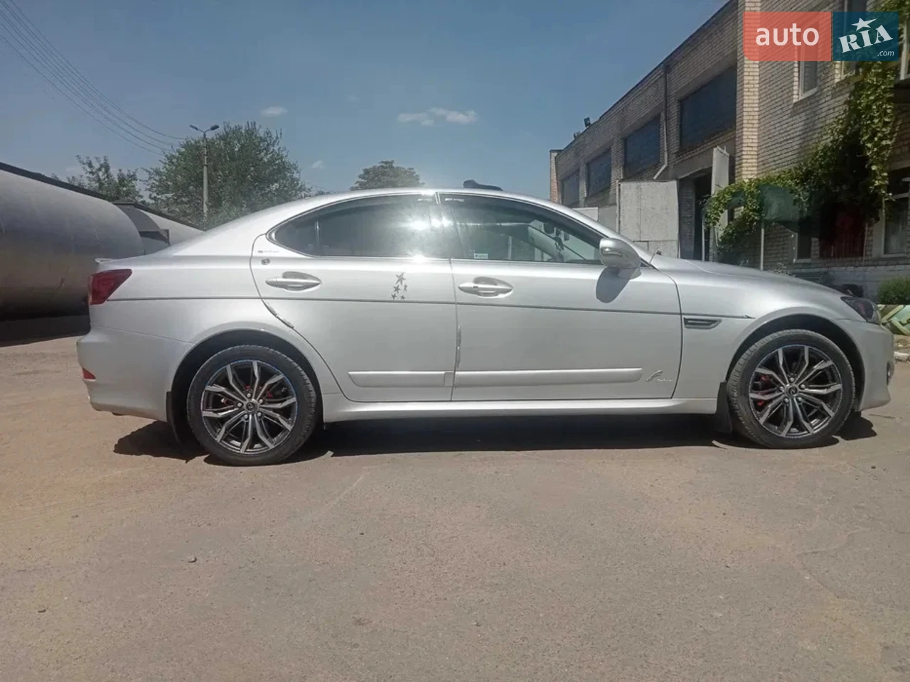2011 Lexus IS - мініатюра 3