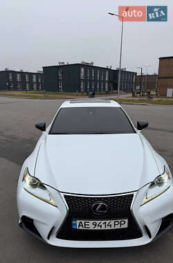 Lexus IS  2017