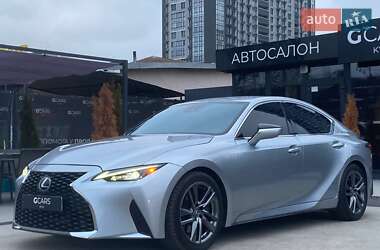 Lexus IS 2021