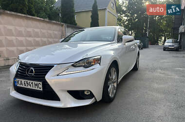 Lexus IS  2015