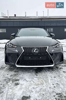 Lexus IS 2018
