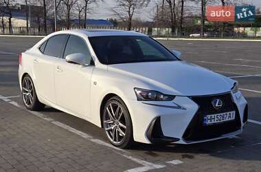 Lexus IS  2016