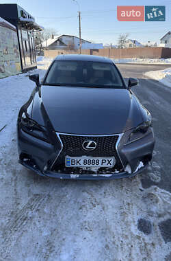 Lexus IS  2016