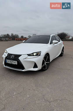 Lexus IS  2016