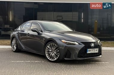 Lexus IS  2023