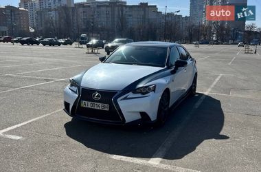 Lexus IS  2016