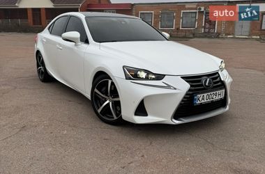Lexus IS  2016