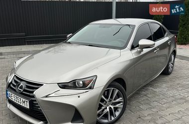 Lexus IS  2017