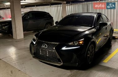 Lexus IS  2017