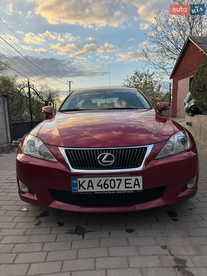 2010 Lexus IS - мініатюра 2