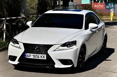 Lexus IS  2015