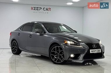 Lexus IS  2015