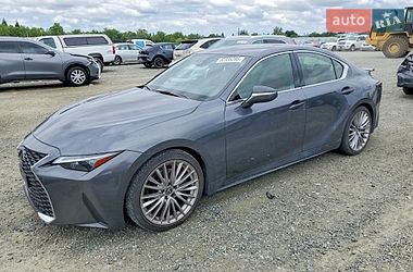 Lexus IS  2021