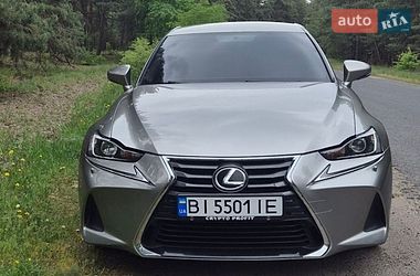 Lexus IS  2017