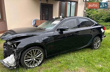 Lexus IS  2016