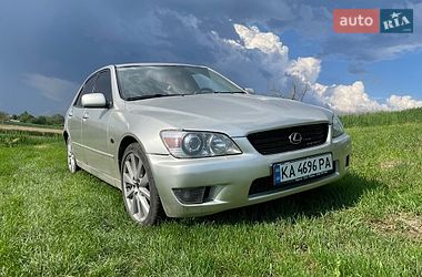 Lexus IS  1999