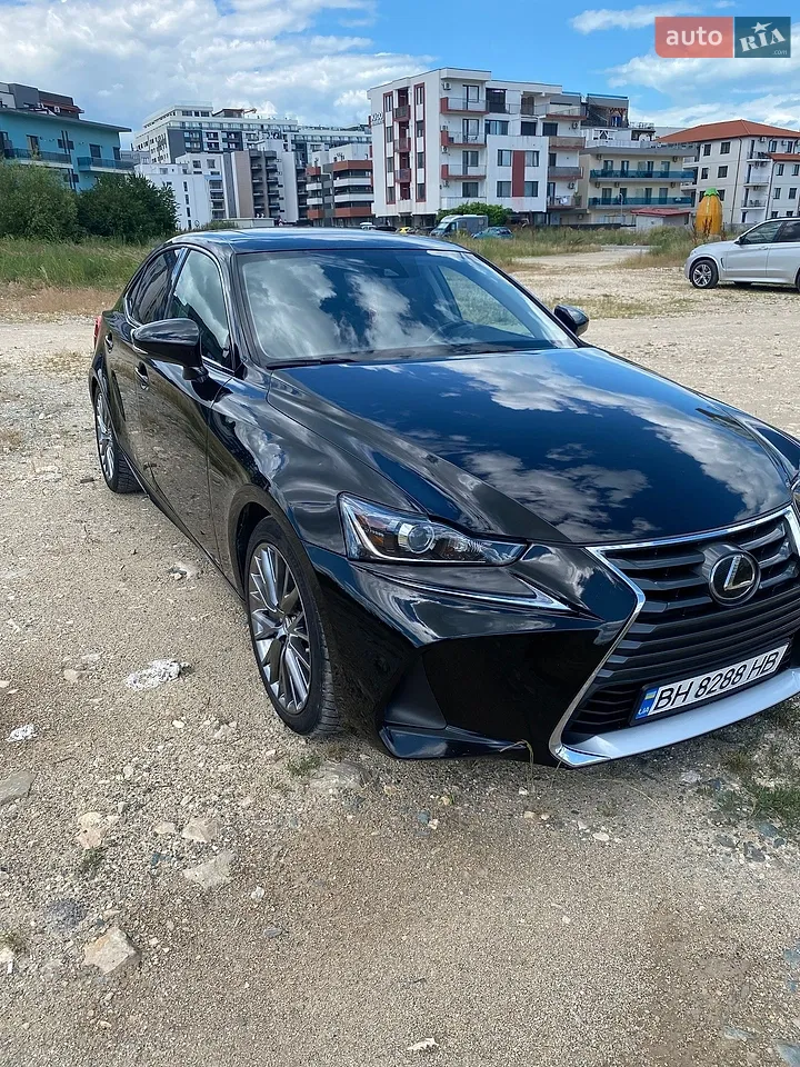 Lexus IS 2017