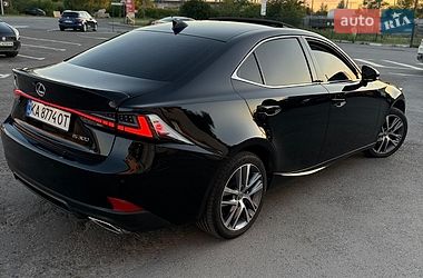 Lexus IS 2020