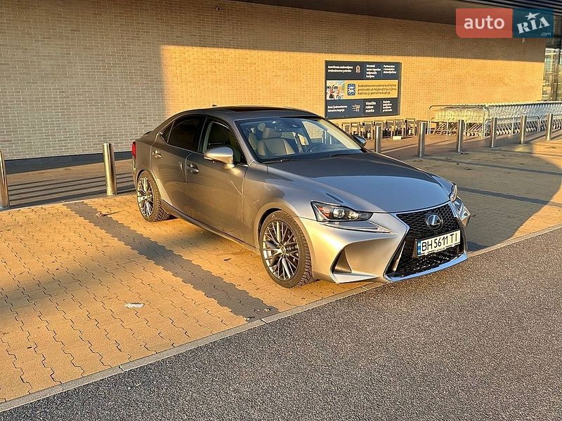 Седан Lexus IS 2017 в Измаиле