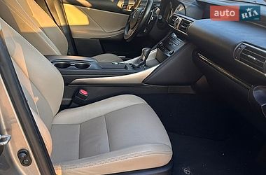 Седан Lexus IS 2017 в Измаиле