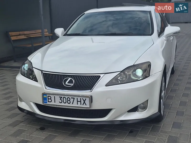 Lexus IS 2011