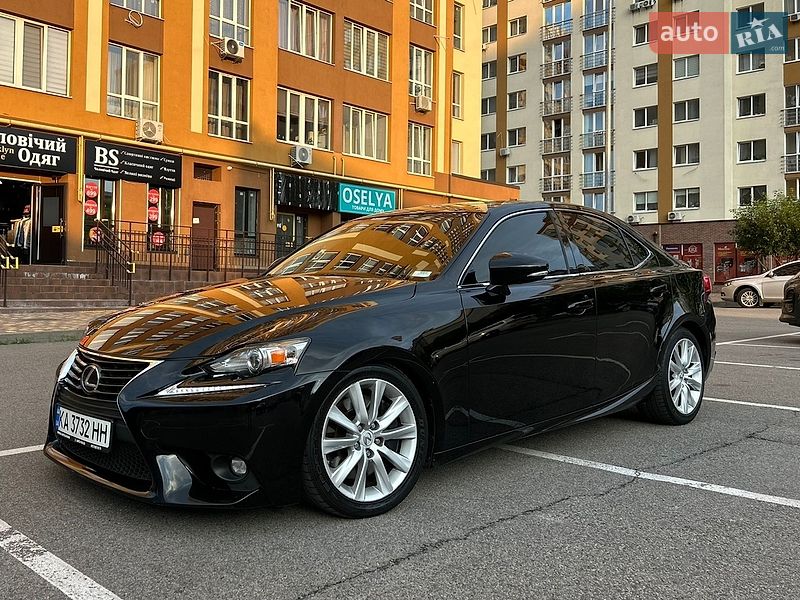 Lexus IS 2016