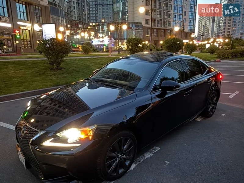 Lexus IS