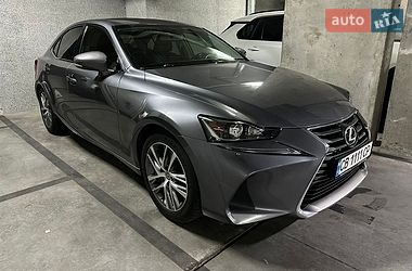Lexus IS  2017