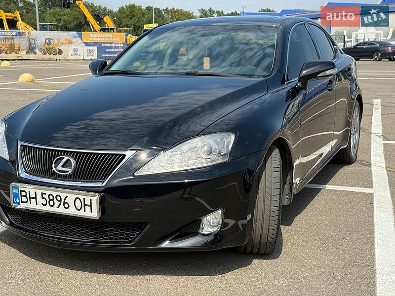 Lexus IS 2012